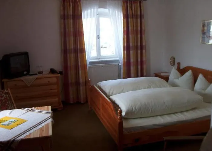艾克酿酒厂旅馆 Böbrach